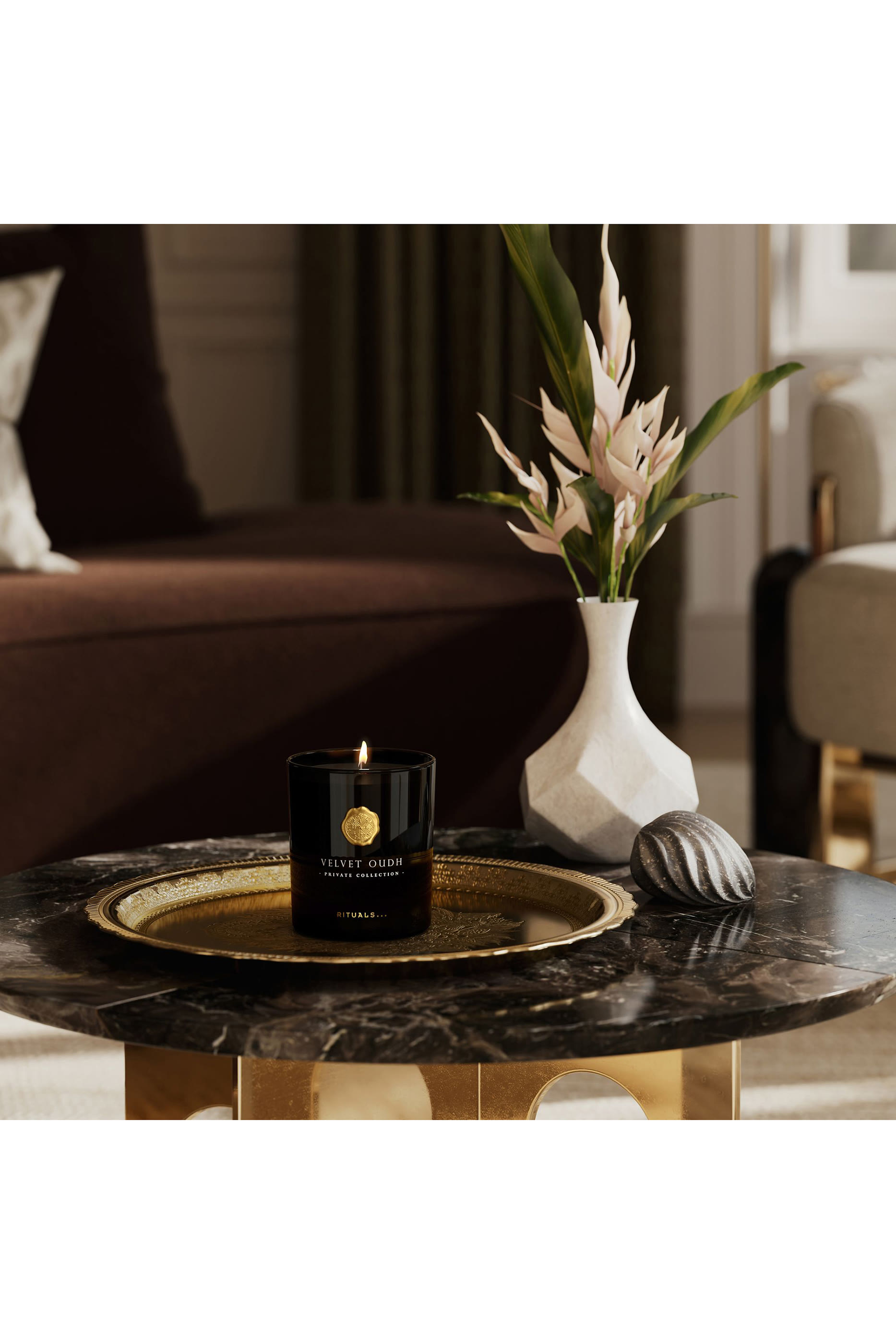 Velvet Oudh Scented Candle