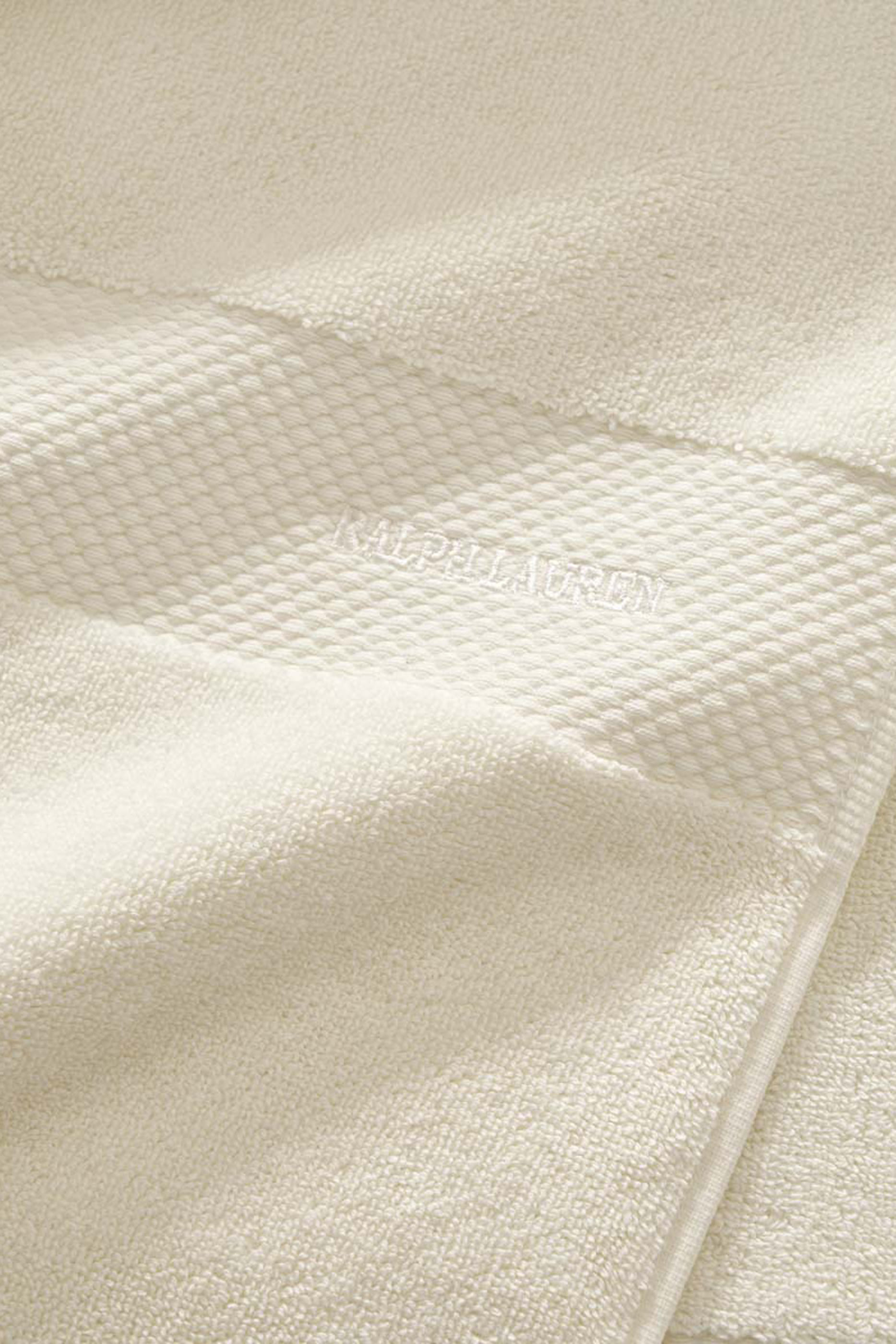 Avenue Bath Collection