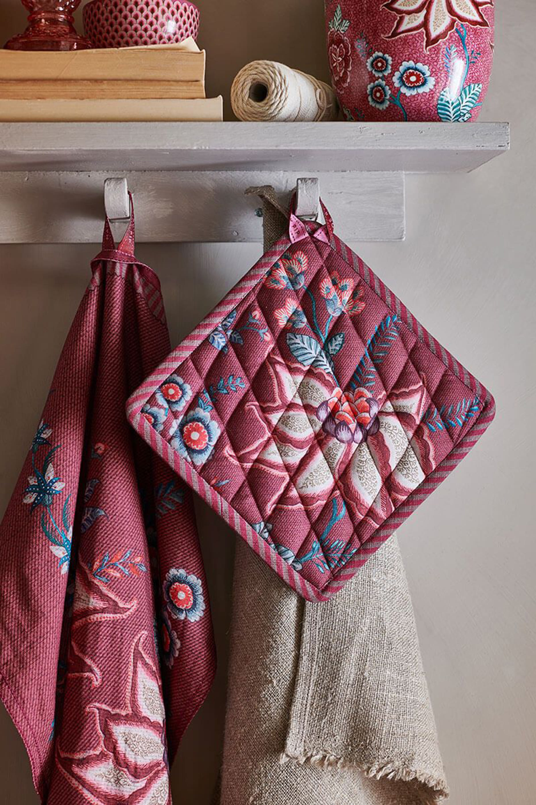 Flower Festival Pot Holder