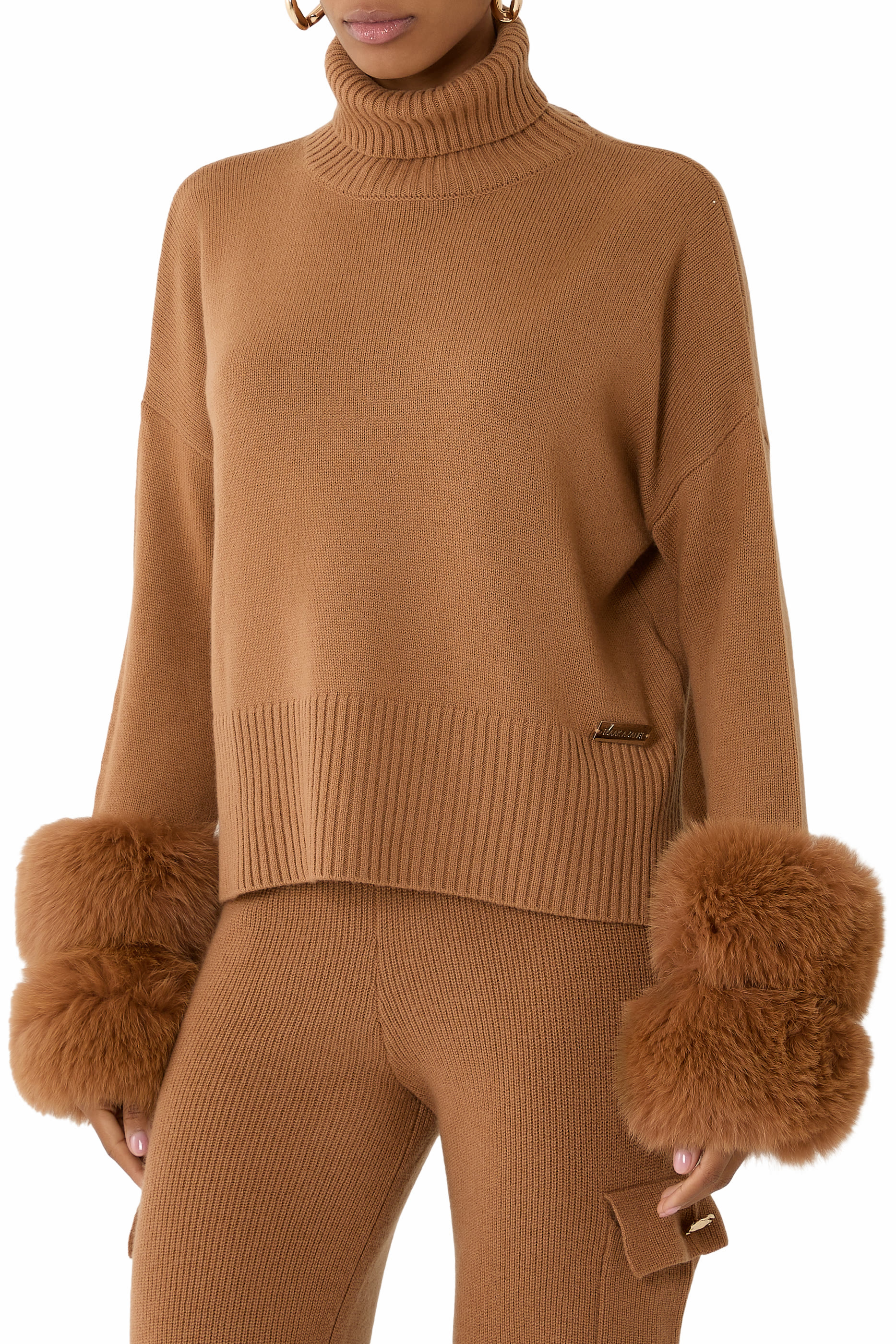 Cropped Roll Neck with Double Ring Fox Cuffs