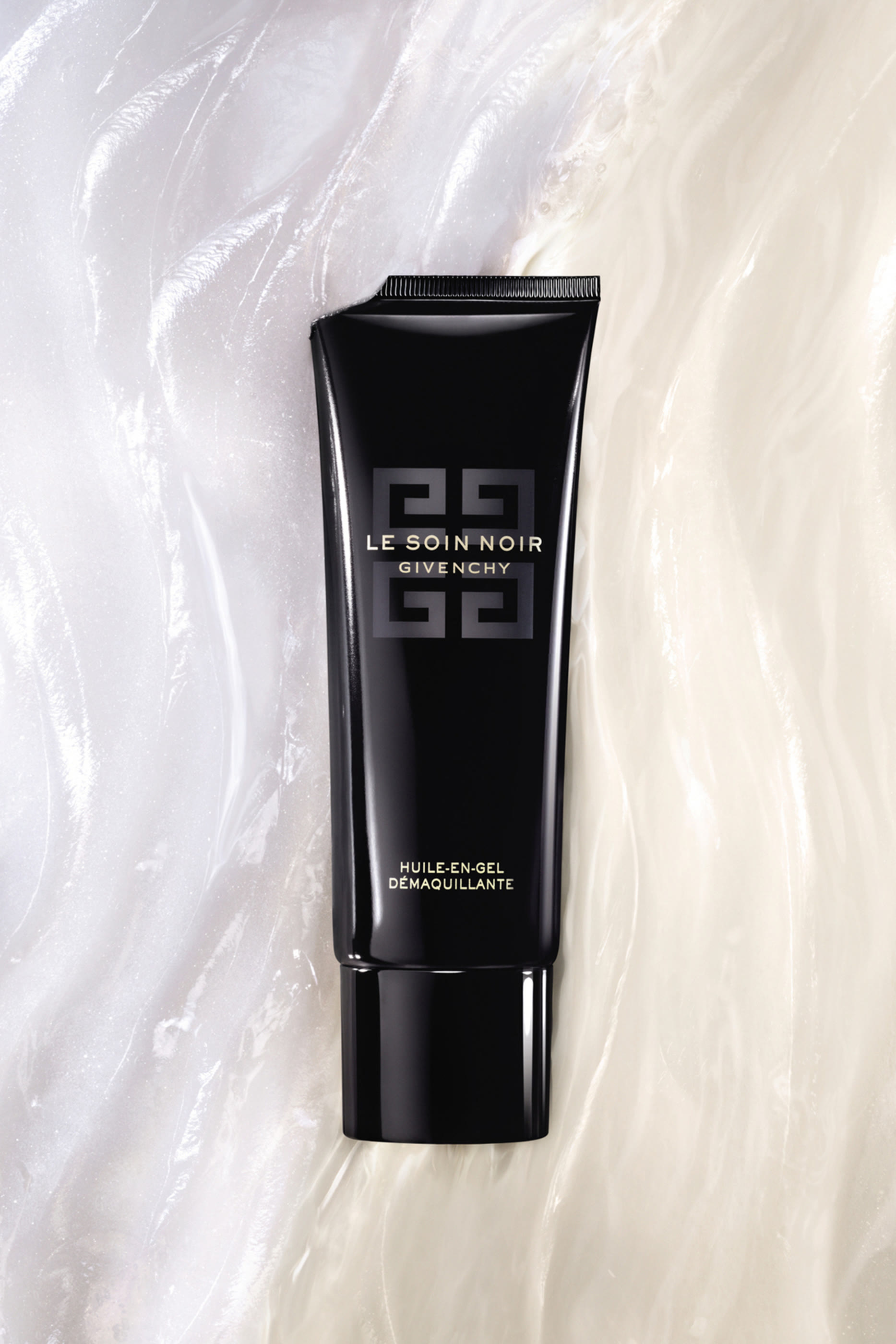 Le Soin Noir Oil-In-Gel Makeup Remover