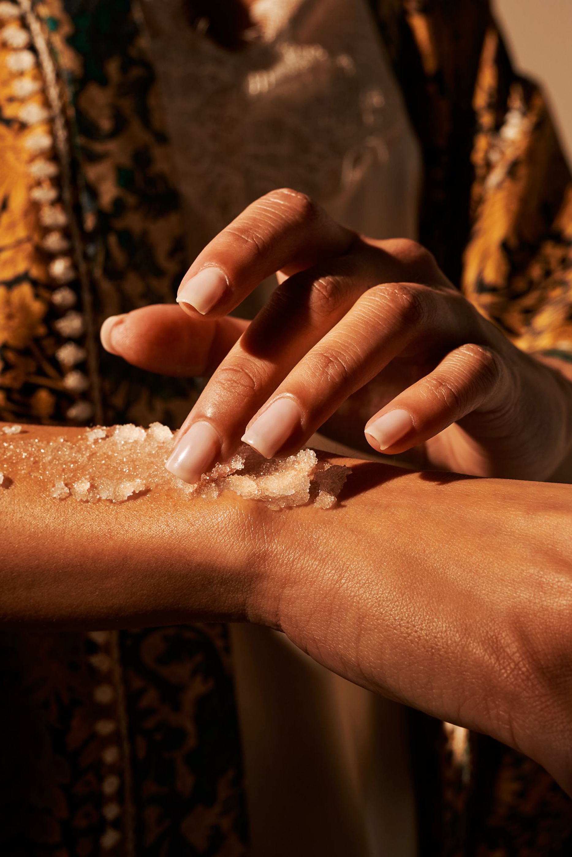 Black Oudh & Patchouli Sugar Body Scrub - The Ritual of Oudh