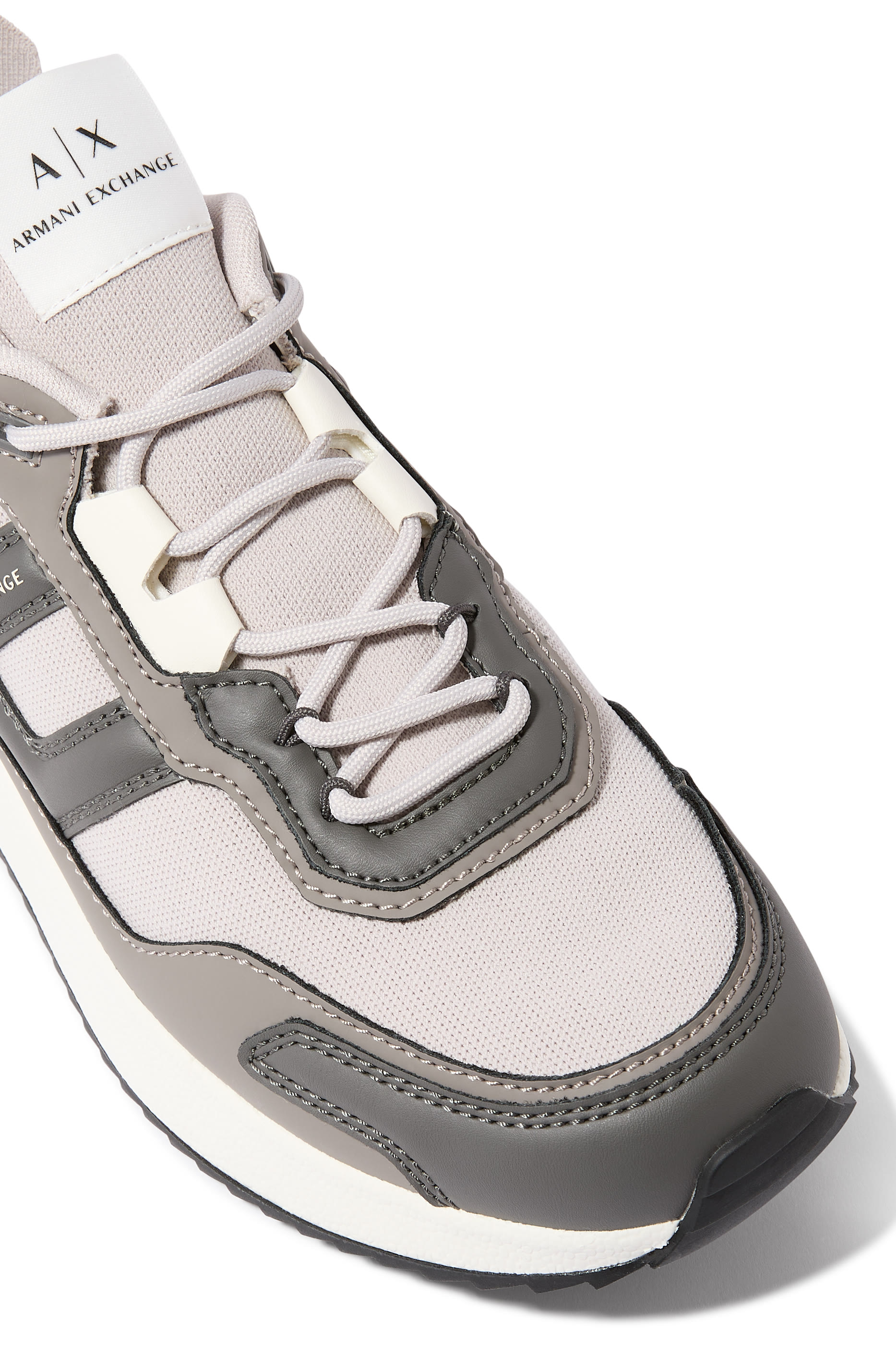 Low Top Sneakers With Contrasting Details